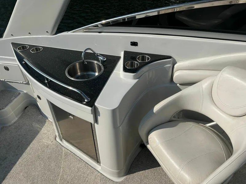 Slide: The Image of Crownline Boats 300 LS 2008 - 6950051