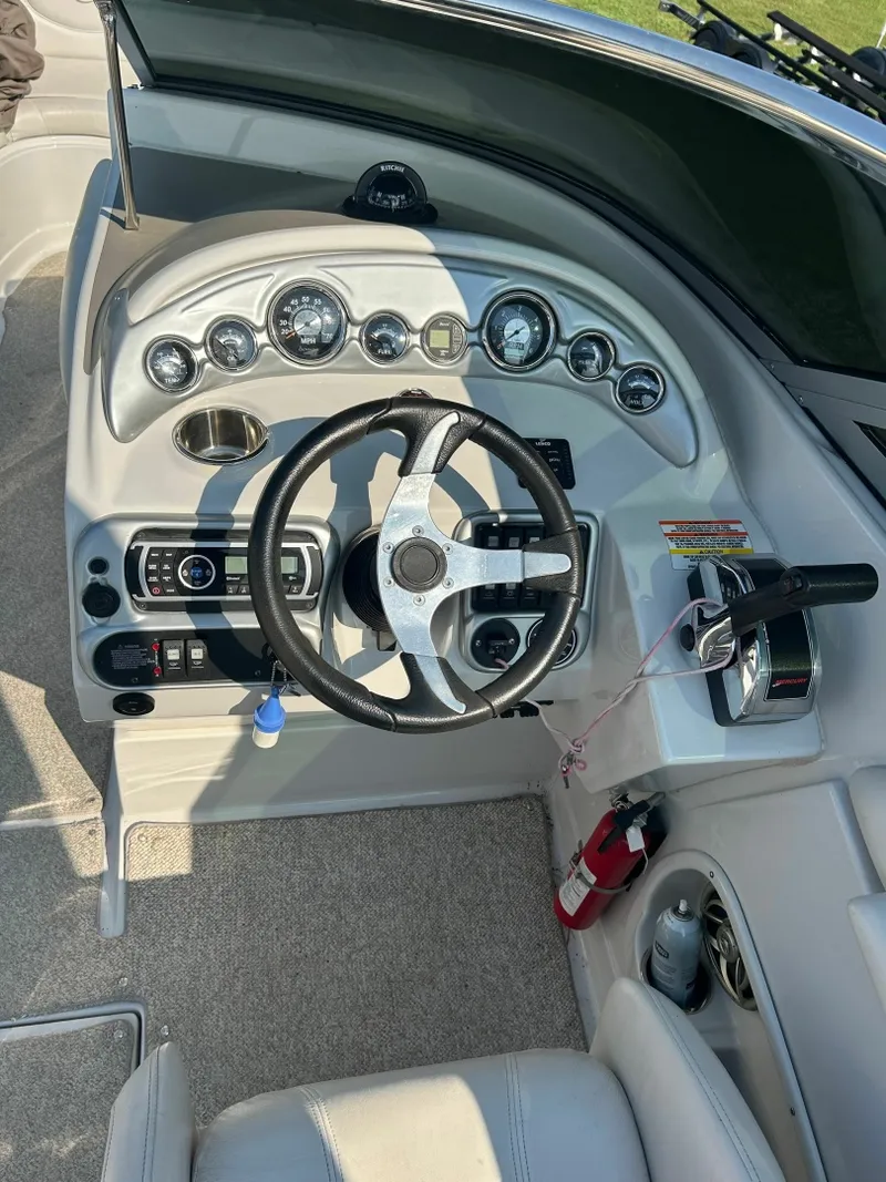 Slide: The Image of Crownline Boats 300 LS 2008 - 6950095