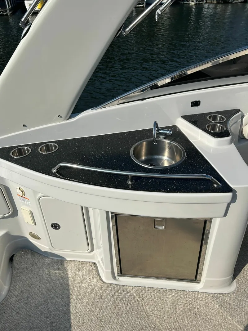 Slide: The Image of Crownline Boats 300 LS 2008 - 7237102