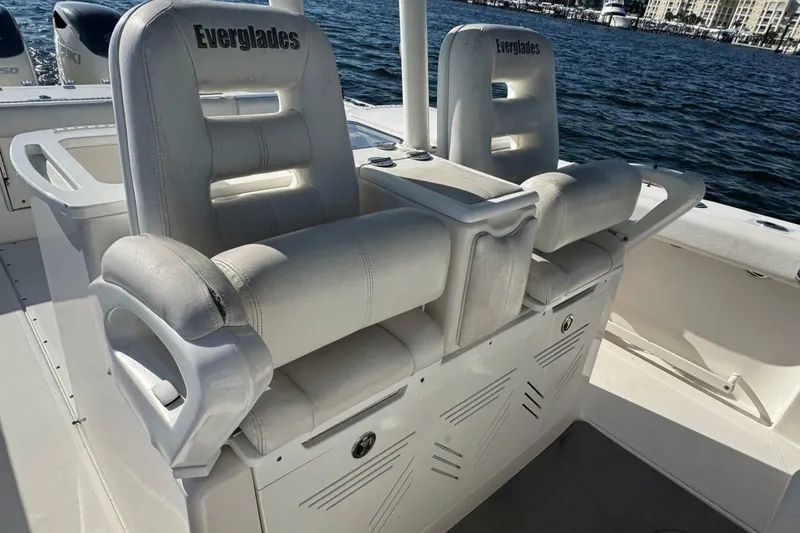 Slide: The Image of Everglades 350 Center Console 2008 - 7237079