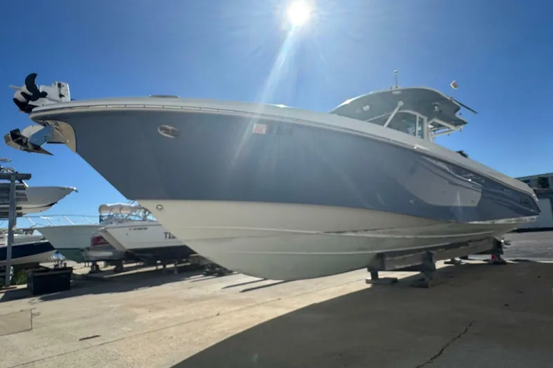 Slide: The Image of Everglades 350 Center Console 2008 - 7536156