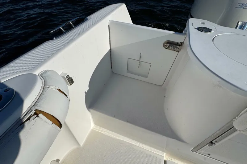 Slide: The Image of Everglades 350 Center Console 2008 - 7237086