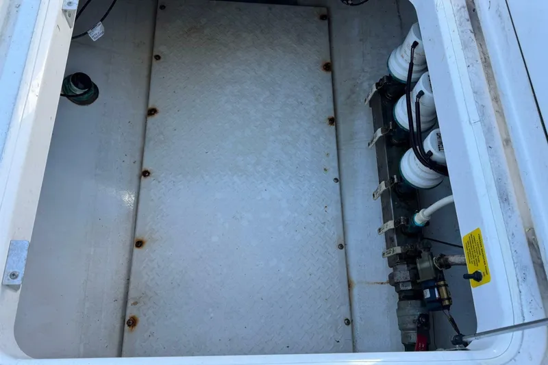 Slide: The Image of Everglades 350 Center Console 2008 - 7237096