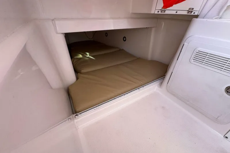 Slide: The Image of Everglades 350 Center Console 2008 - 7237057