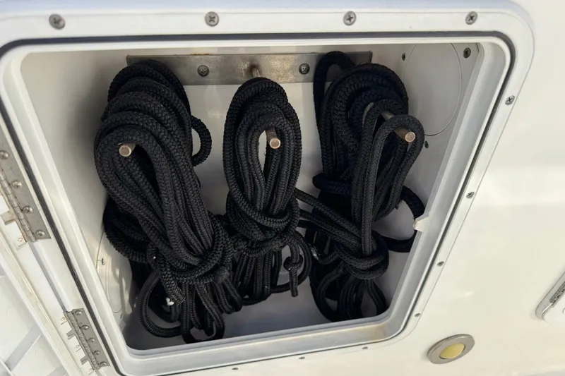 Slide: The Image of Everglades 350 Center Console 2008 - 7237080