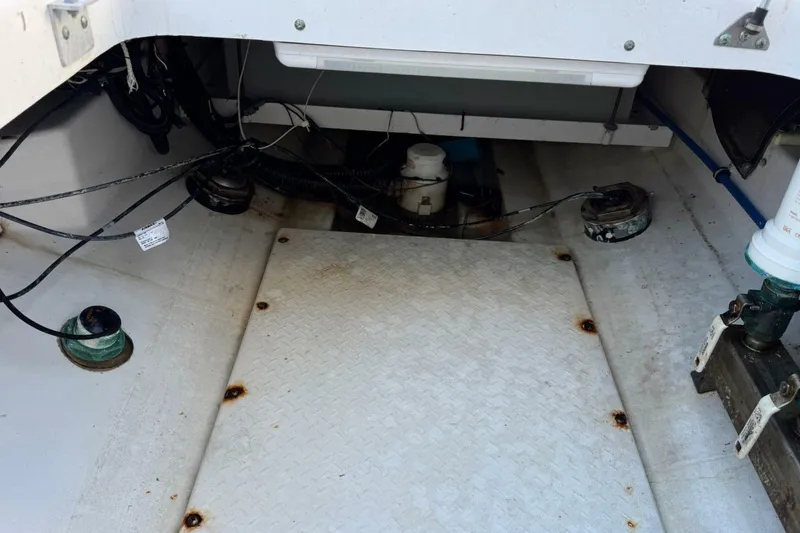 Slide: The Image of Everglades 350 Center Console 2008 - 7237099