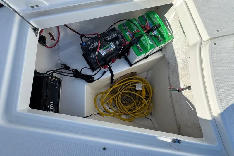 Slide: The Image of Everglades 350 Center Console 2008 - 7237046
