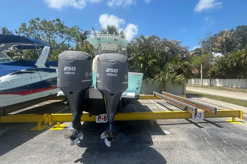 Slide: The Image of Regulator Marine 26 Forward Seating 2008 - 6950316