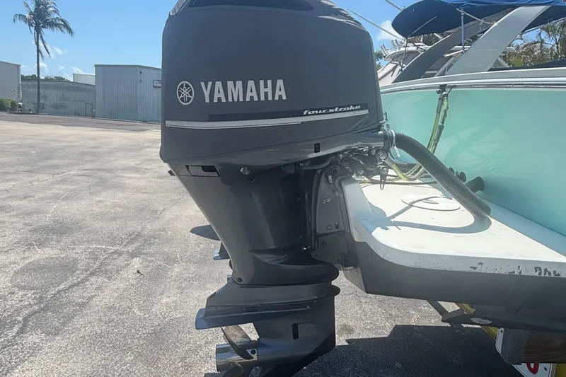 Slide: The Image of Regulator Marine 26 Forward Seating 2008 - 7391636