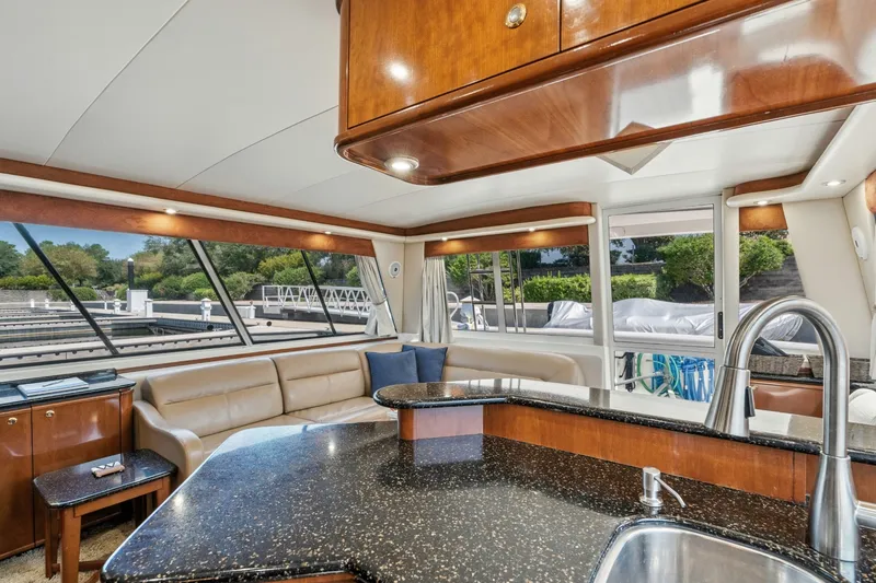 Slide: The Image of Meridian 490 Pilothouse 2007 - 7237932