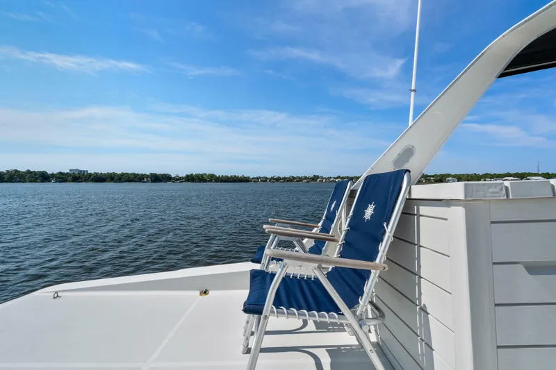 Slide: The Image of Meridian 490 Pilothouse 2007 - 7238175