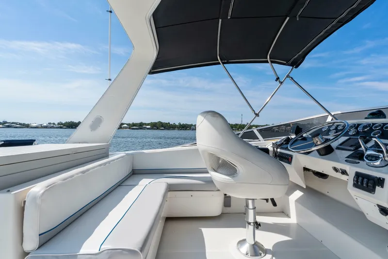 Slide: The Image of Meridian 490 Pilothouse 2007 - 7238098