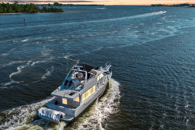 Slide: The Image of Meridian 490 Pilothouse 2007 - 7391774