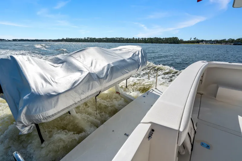 Slide: The Image of Meridian 490 Pilothouse 2007 - 6951129