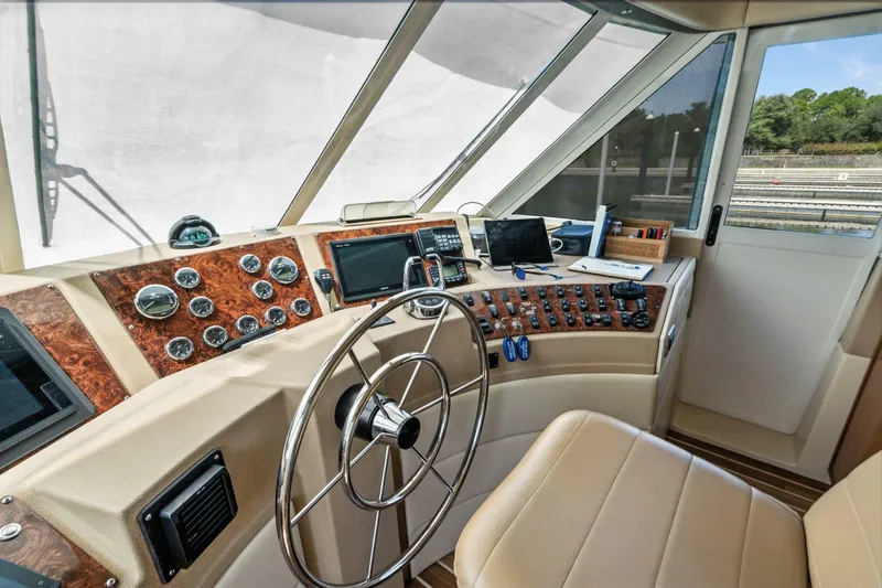 Slide: The Image of Meridian 490 Pilothouse 2007 - 7391987