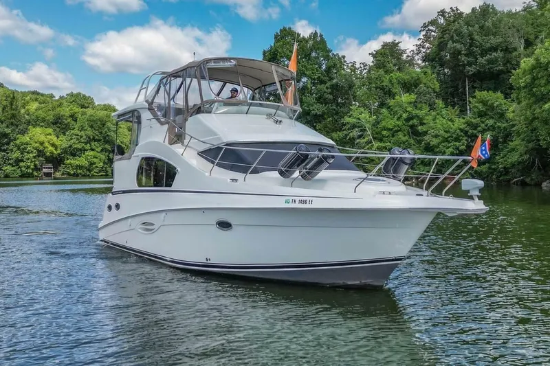 Slide: The Image of Silverton 35 Motor Yacht 2007 - 6950787
