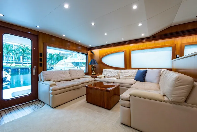 Slide: The Image of Hatteras 64 Convertible 2006 - 6902689