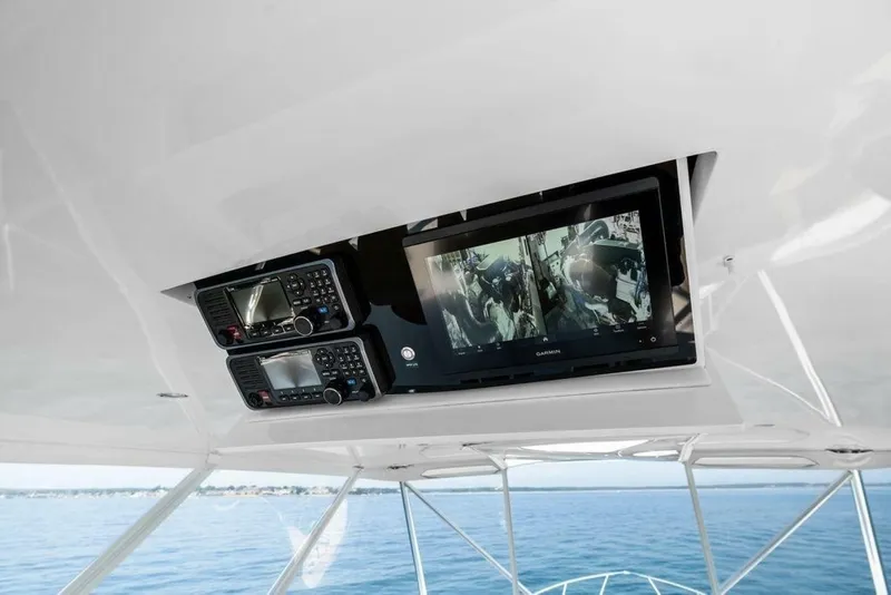 Slide: The Image of Hatteras 68 Convertible 2006 - 6952762