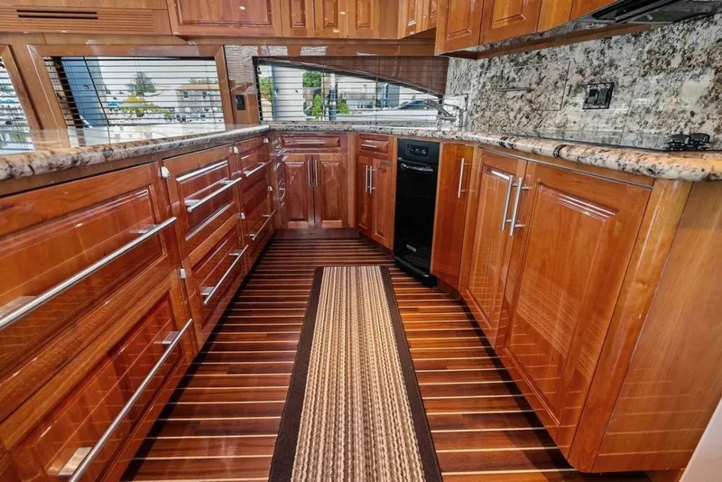 Slide: The Image of Hatteras 68 Convertible 2006 - 6952972