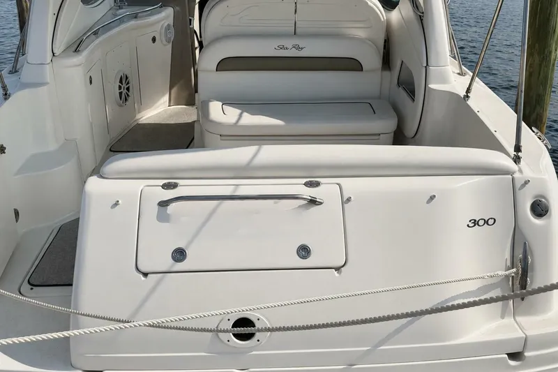 Slide: The Image of Sea Ray 300 Sundancer 2006 - 7238970