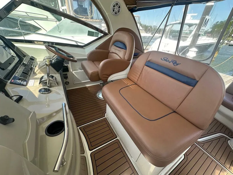 Slide: The Image of Sea Ray 380 Sundancer 2006 - 6953513
