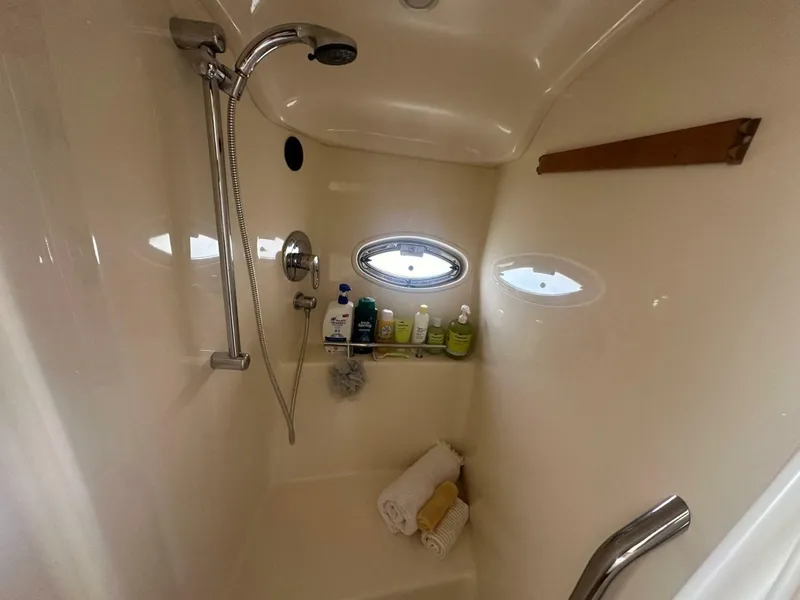 Slide: The Image of Sea Ray 380 Sundancer 2006 - 6953489