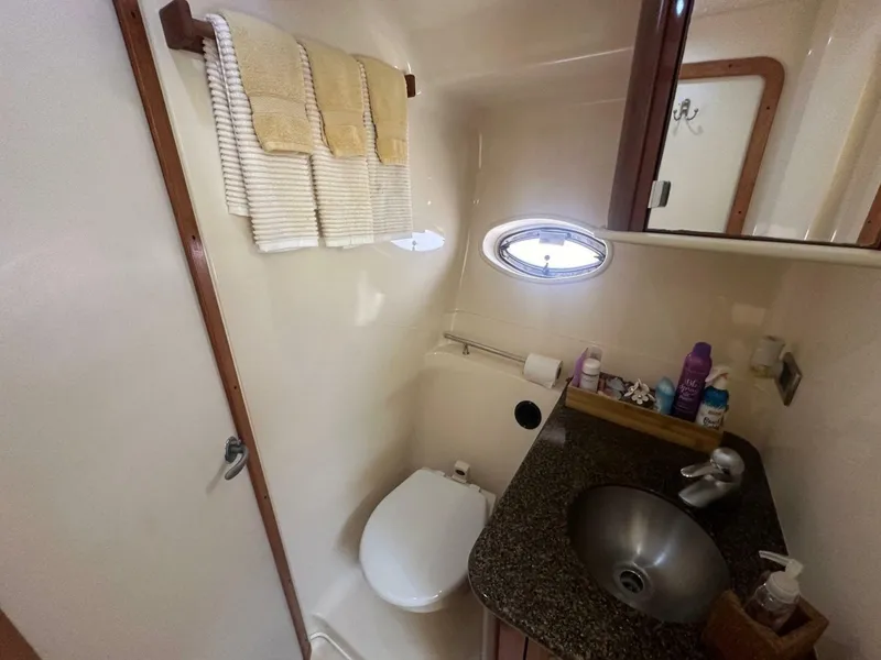 Slide: The Image of Sea Ray 380 Sundancer 2006 - 6953492