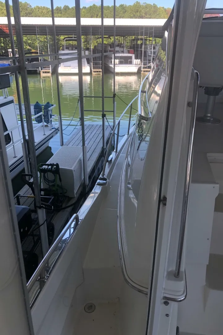 Slide: The Image of Carver Yachts 41 Cockpit Motor Yacht 2005 - 6953699