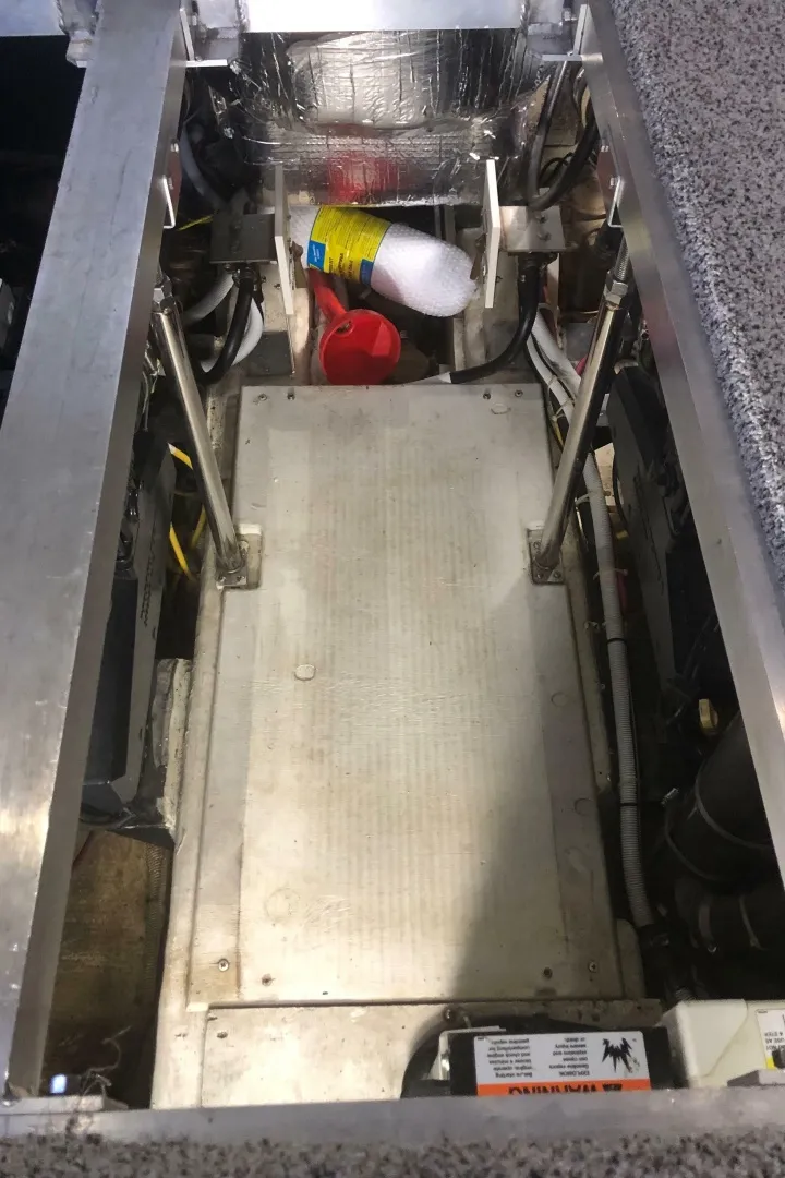 Slide: The Image of Carver Yachts 41 Cockpit Motor Yacht 2005 - 7239425