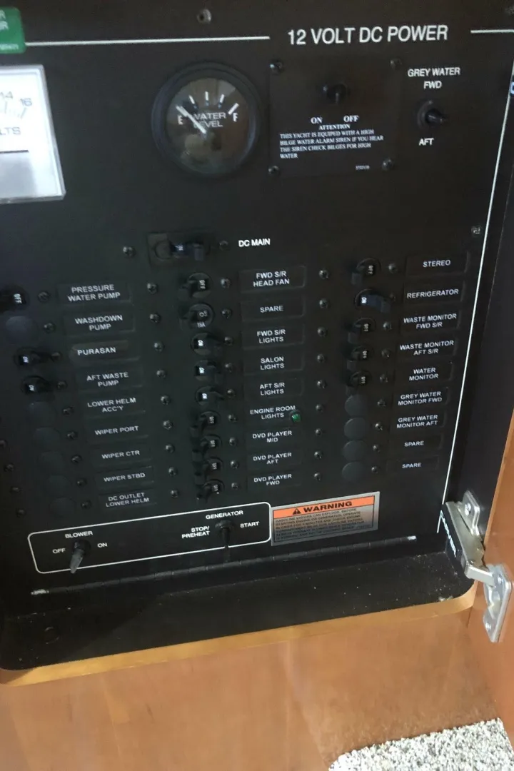 Slide: The Image of Carver Yachts 41 Cockpit Motor Yacht 2005 - 6953938