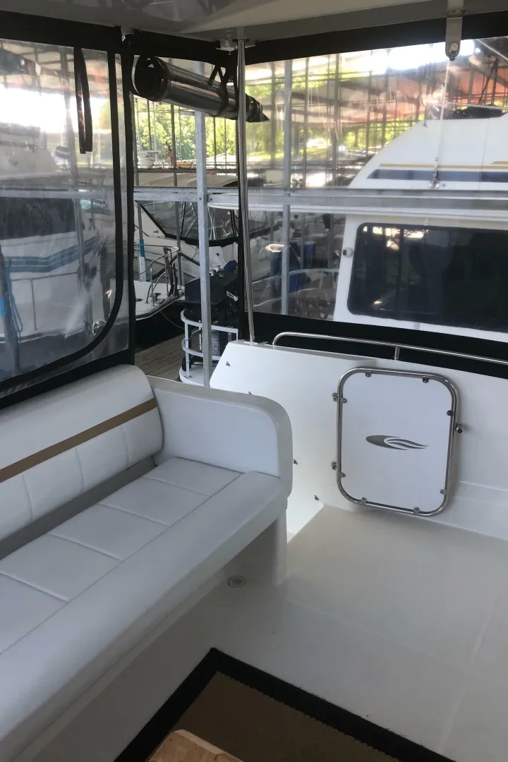 Slide: The Image of Carver Yachts 41 Cockpit Motor Yacht 2005 - 6953674