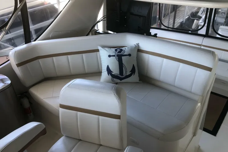 Slide: The Image of Carver Yachts 41 Cockpit Motor Yacht 2005 - 6953741