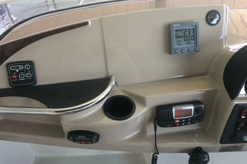 Slide: The Image of Carver Yachts 41 Cockpit Motor Yacht 2005 - 6953777