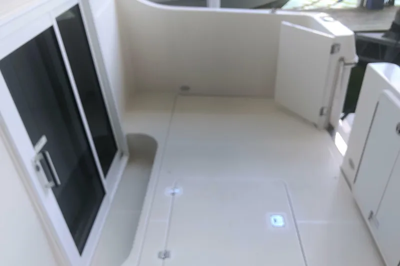Slide: The Image of Carver Yachts 41 Cockpit Motor Yacht 2005 - 6953657