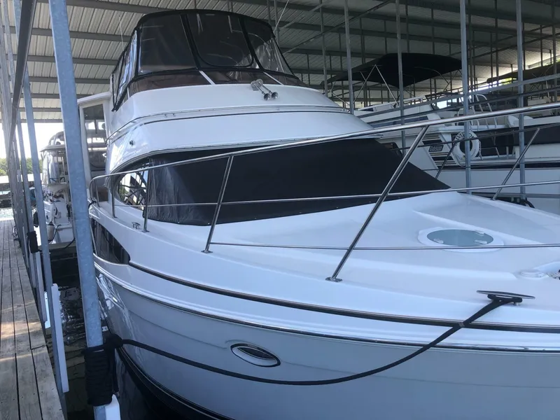 Slide: The Image of Carver Yachts 41 Cockpit Motor Yacht 2005 - 7239153