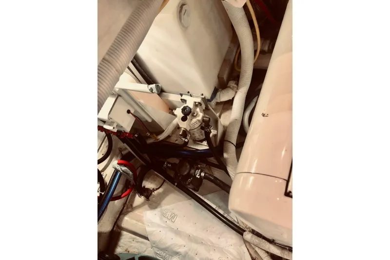 Slide: The Image of Carver Yachts 444 Cockpit Motor Yacht 2005 - 6953917