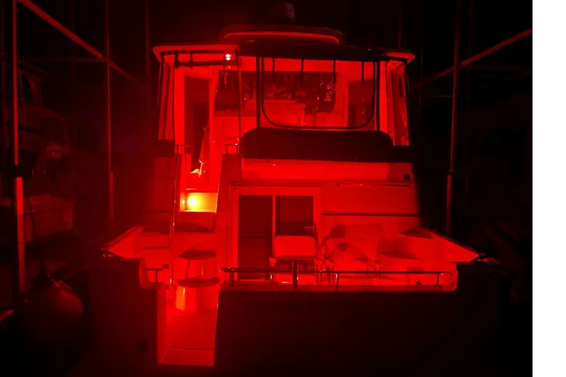 Slide: The Image of Carver Yachts 444 Cockpit Motor Yacht 2005 - 6903284