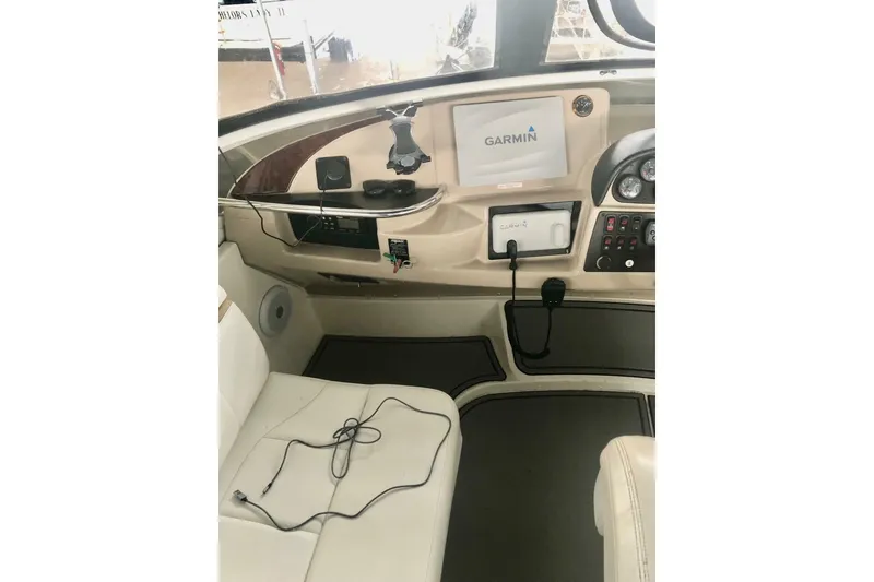 Slide: The Image of Carver Yachts 444 Cockpit Motor Yacht 2005 - 6953772