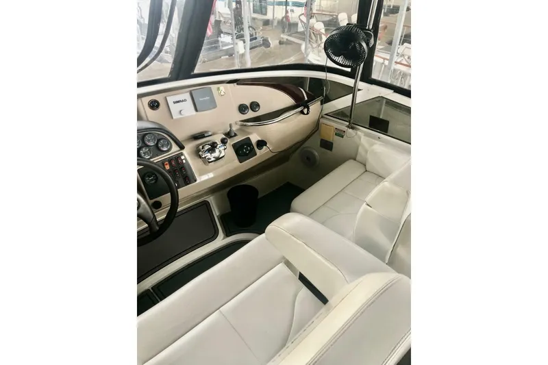 Slide: The Image of Carver Yachts 444 Cockpit Motor Yacht 2005 - 6953776