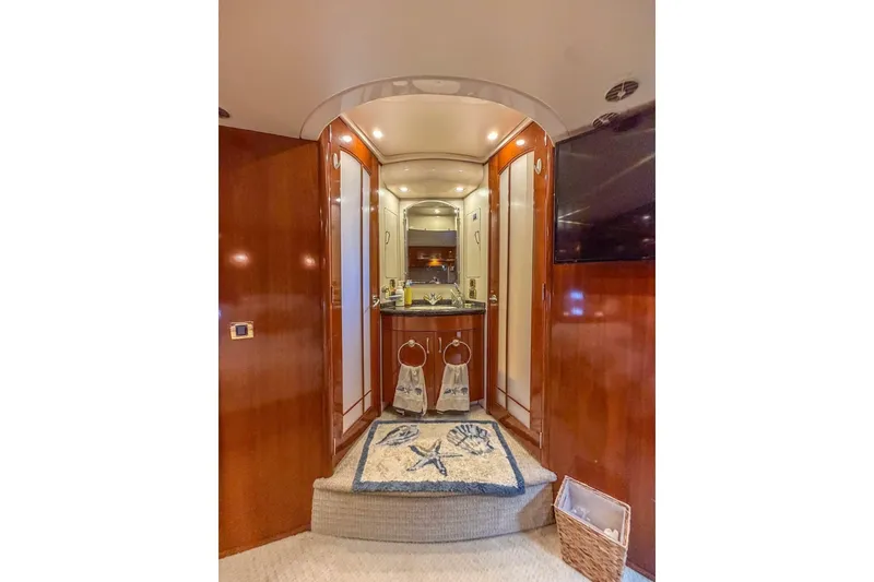 Slide: The Image of Carver Yachts 56 Voyager 2005 - 6953752