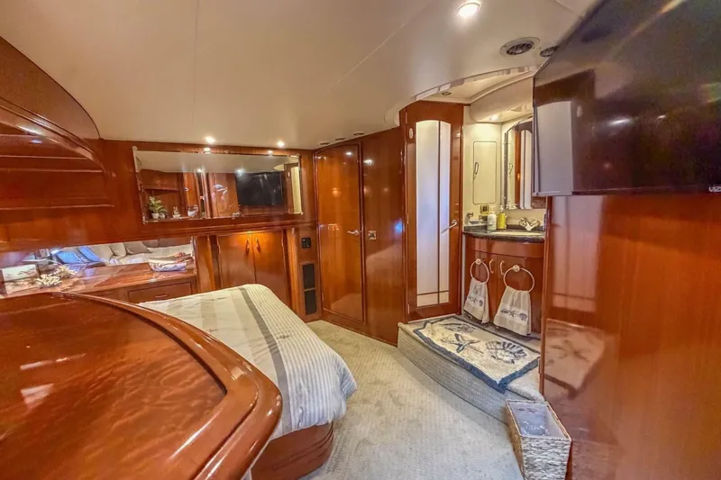 Slide: The Image of Carver Yachts 56 Voyager 2005 - 7392371