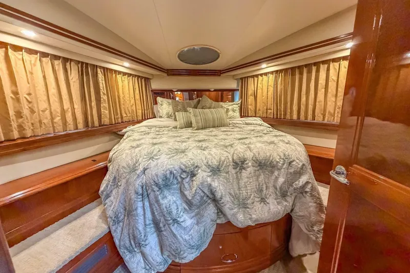 Slide: The Image of Carver Yachts 56 Voyager 2005 - 7392347