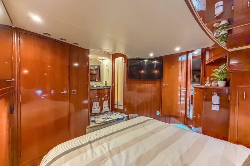 Slide: The Image of Carver Yachts 56 Voyager 2005 - 6953745
