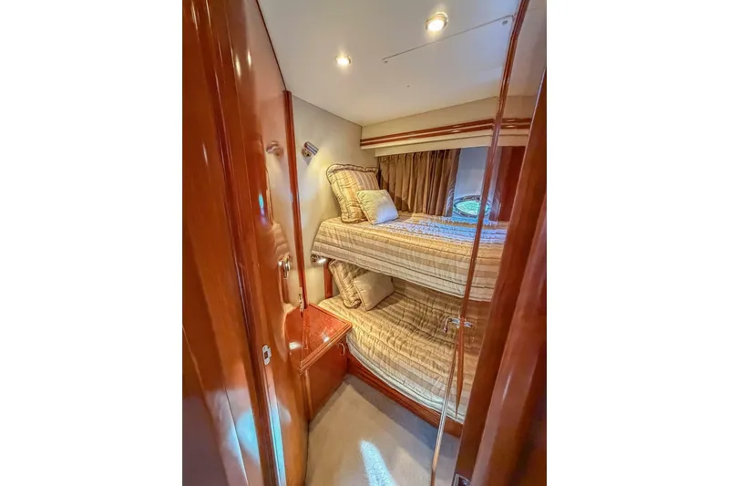 Slide: The Image of Carver Yachts 570 Voyager Pilothouse 2005 - 6987880