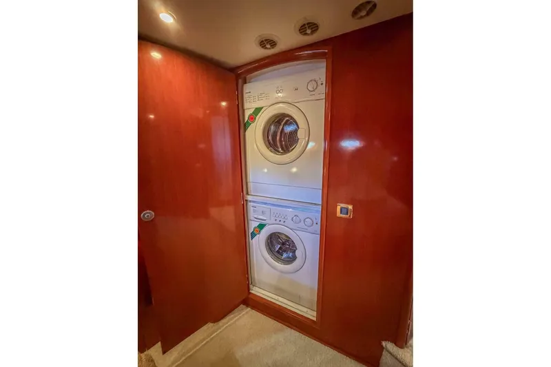 Slide: The Image of Carver Yachts 570 Voyager Pilothouse 2005 - 6987760
