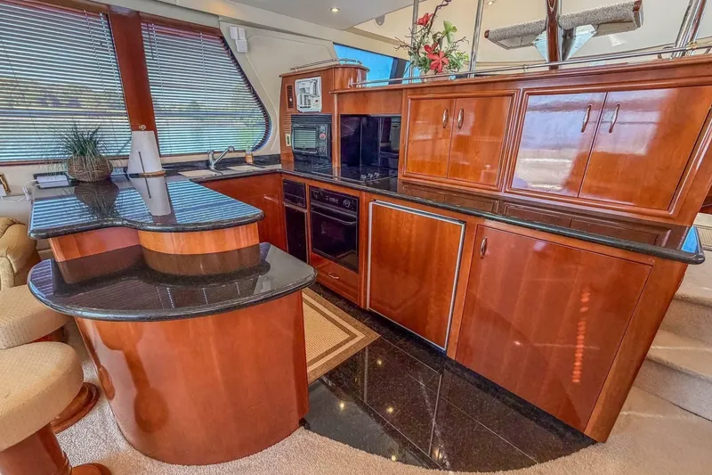 Slide: The Image of Carver Yachts 570 Voyager Pilothouse 2005 - 7239304
