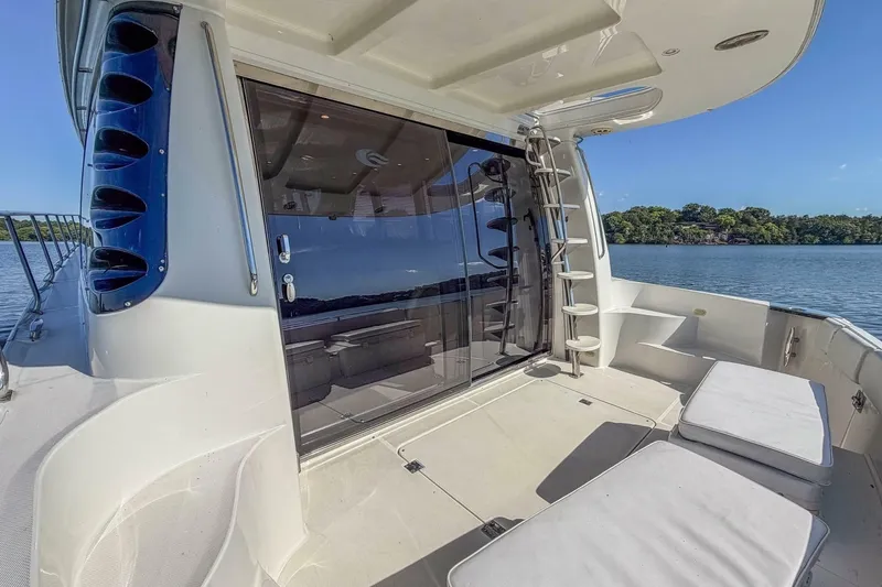 Slide: The Image of Carver Yachts 570 Voyager Pilothouse 2005 - 7538225