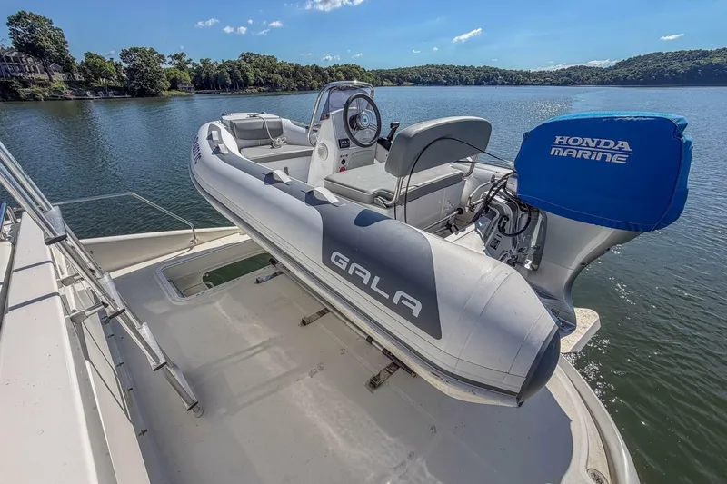 Slide: The Image of Carver Yachts 570 Voyager Pilothouse 2005 - 6987349