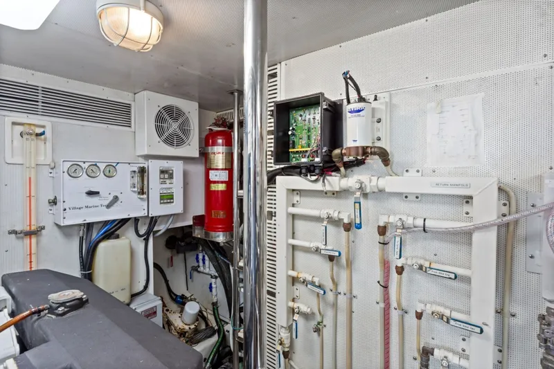Slide: The Image of Offshore 66 Pilot House 2005 - 6954324