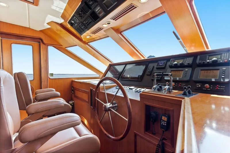 Slide: The Image of Offshore 66 Pilot House 2005 - 6954213